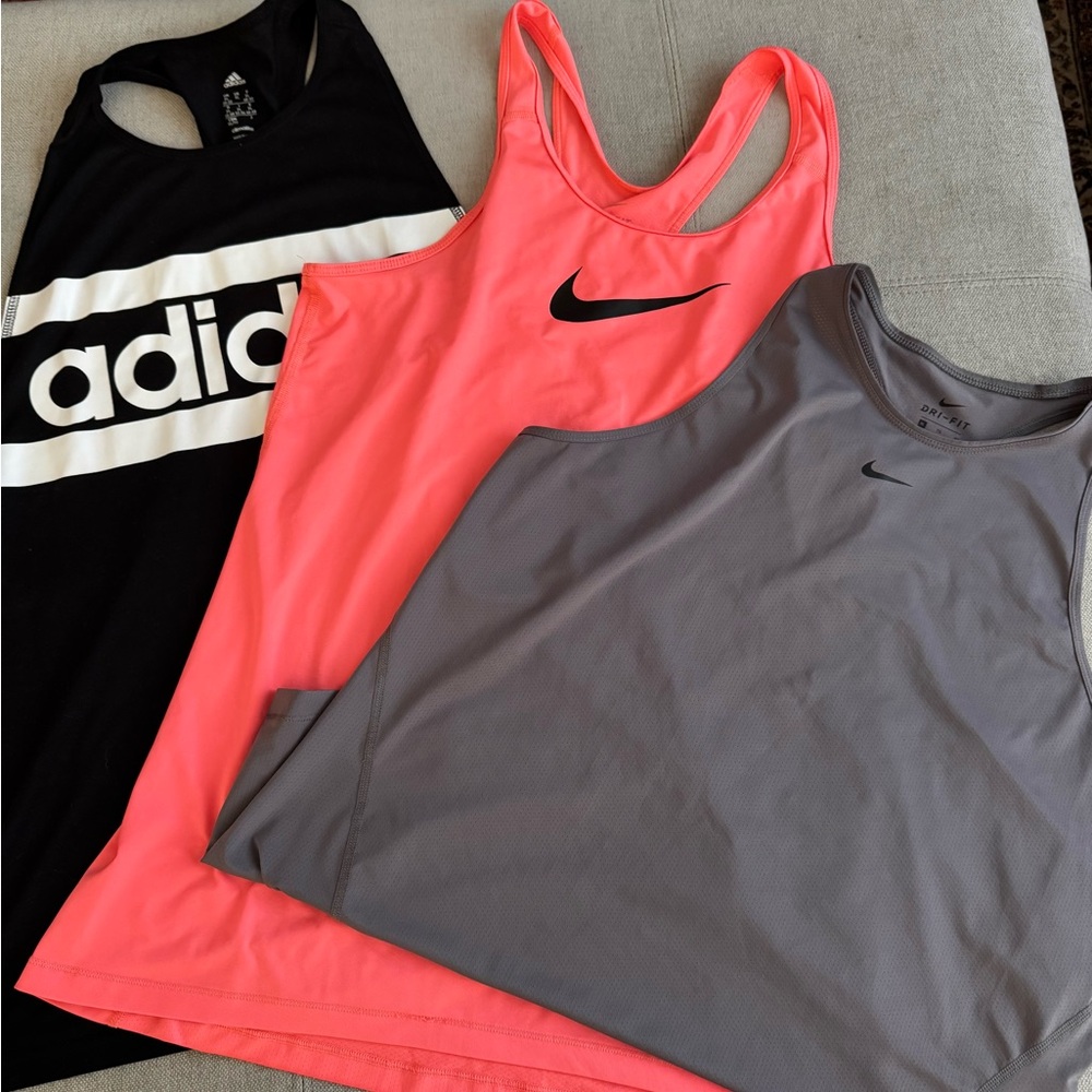 LOT OF NIKE/ADIDAS TOPS